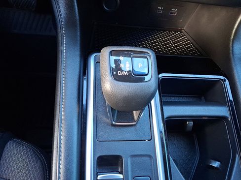 Used 2022 Nissan Pathfinder S image 16