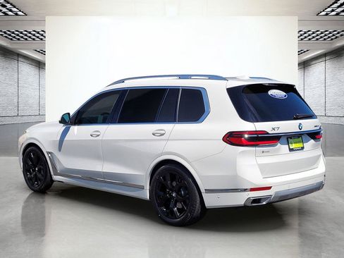 Used 2023 BMW X7 xDrive40i w/ Premium Package AWD/4WD image 10