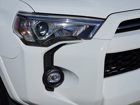 Used 2021 Toyota 4Runner SR5 image 9