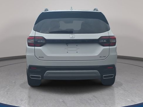 Used 2025 Honda Pilot Elite image 6