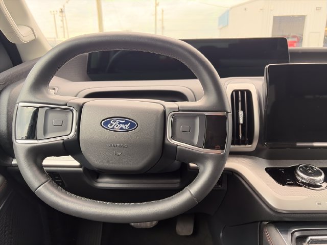 Used 2025 Ford Expedition Max Active AWD/4WD image 15