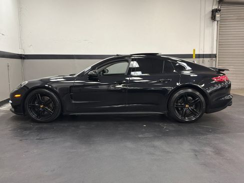 Used 2019 Porsche Panamera 4 AWD/4WD image 8