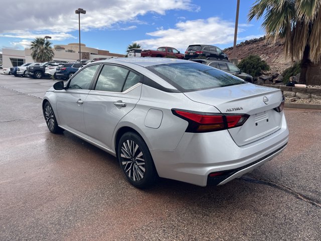 Used 2023 Nissan Altima 2.5 SV FWD image 5