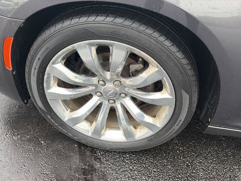 Used 2017 Chrysler 300 C RWD image 35