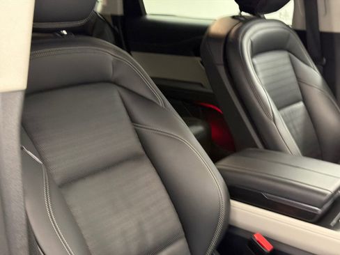 Used 2024 Lincoln Nautilus Reserve image 12