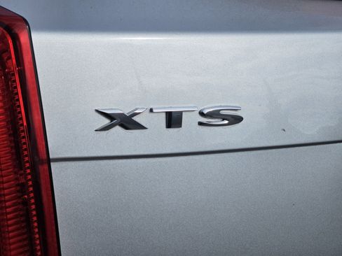 Used 2017 Cadillac XTS Luxury image 7