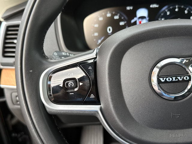Used 2021 Volvo XC90 T6 Momentum w/ Climate Package AWD/4WD image 12