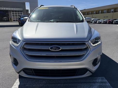 Used 2018 Ford Escape SEL image 2