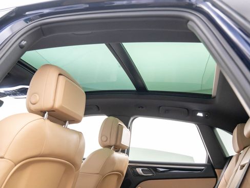 Certified 2022 Porsche Macan S image 18