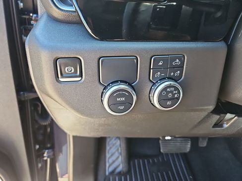 Used 2025 GMC Sierra 1500 Elevation w/ Preferred Package image 18