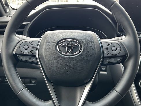 Certified 2024 Toyota Venza XLE image 19