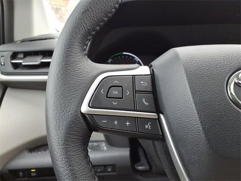 Certified 2023 Toyota Sienna XLE image 18