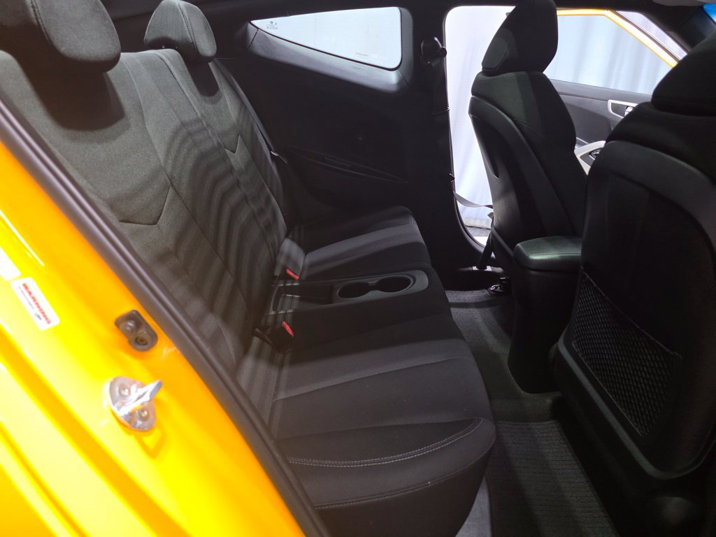 Used 2017 Hyundai Veloster Value Edition FWD image 15