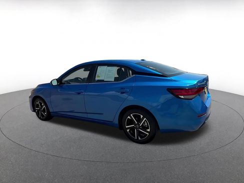 Used 2025 Nissan Sentra SV FWD image 8