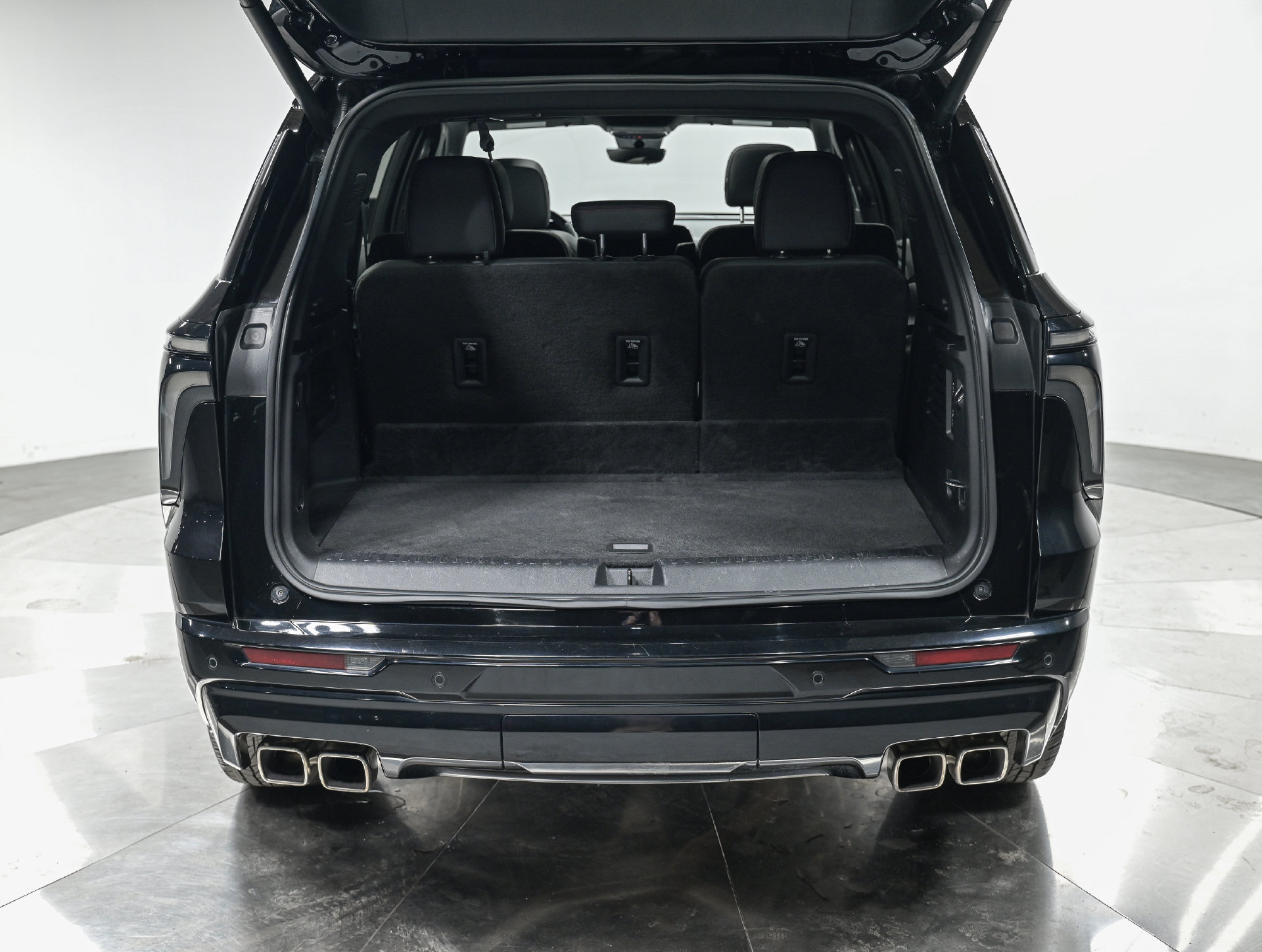 Used 2024 Chevrolet Traverse RS w/ LPO, Floor Liner Package AWD/4WD image 6