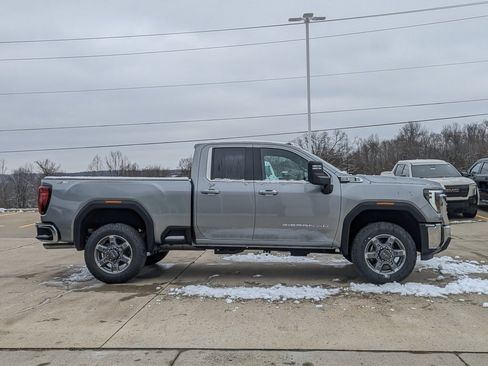 New 2026 GMC Sierra 2500 SLE image 6
