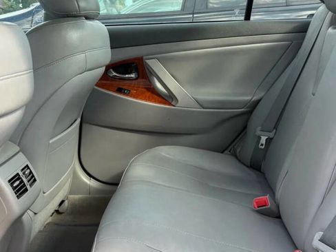 Used 2011 Toyota Camry XLE w/ XLE Extra-Value Pkg #1 image 5