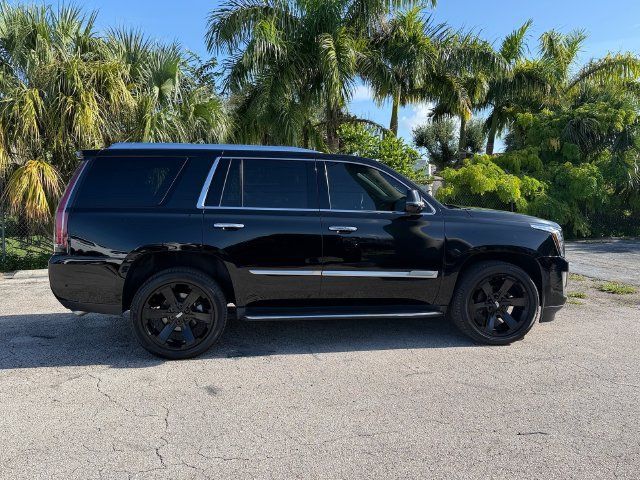 Used 2020 Cadillac Escalade Luxury AWD/4WD image 8