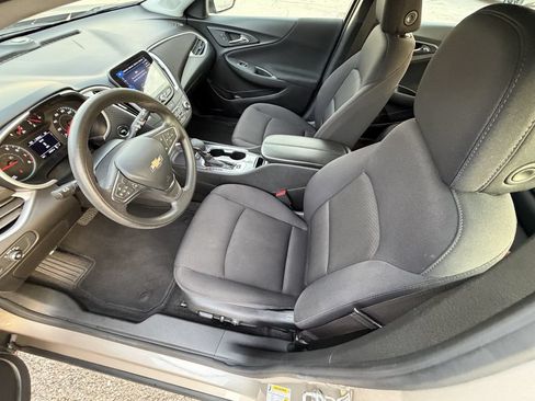 Used 2024 Chevrolet Malibu LT FWD image 17