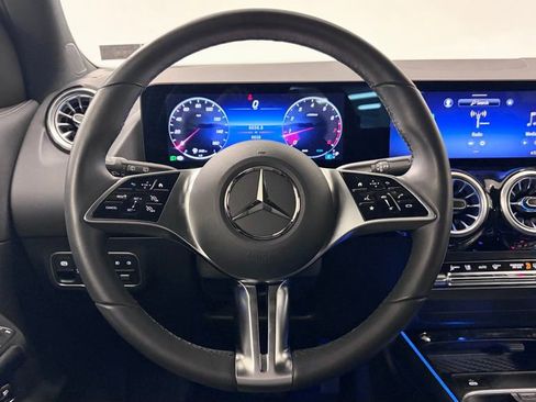 Certified 2025 Mercedes-Benz GLA 250 4MATIC image 20