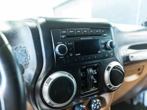 Used 2013 Jeep Wrangler Unlimited Sahara w/ Trailer Tow Group image 10