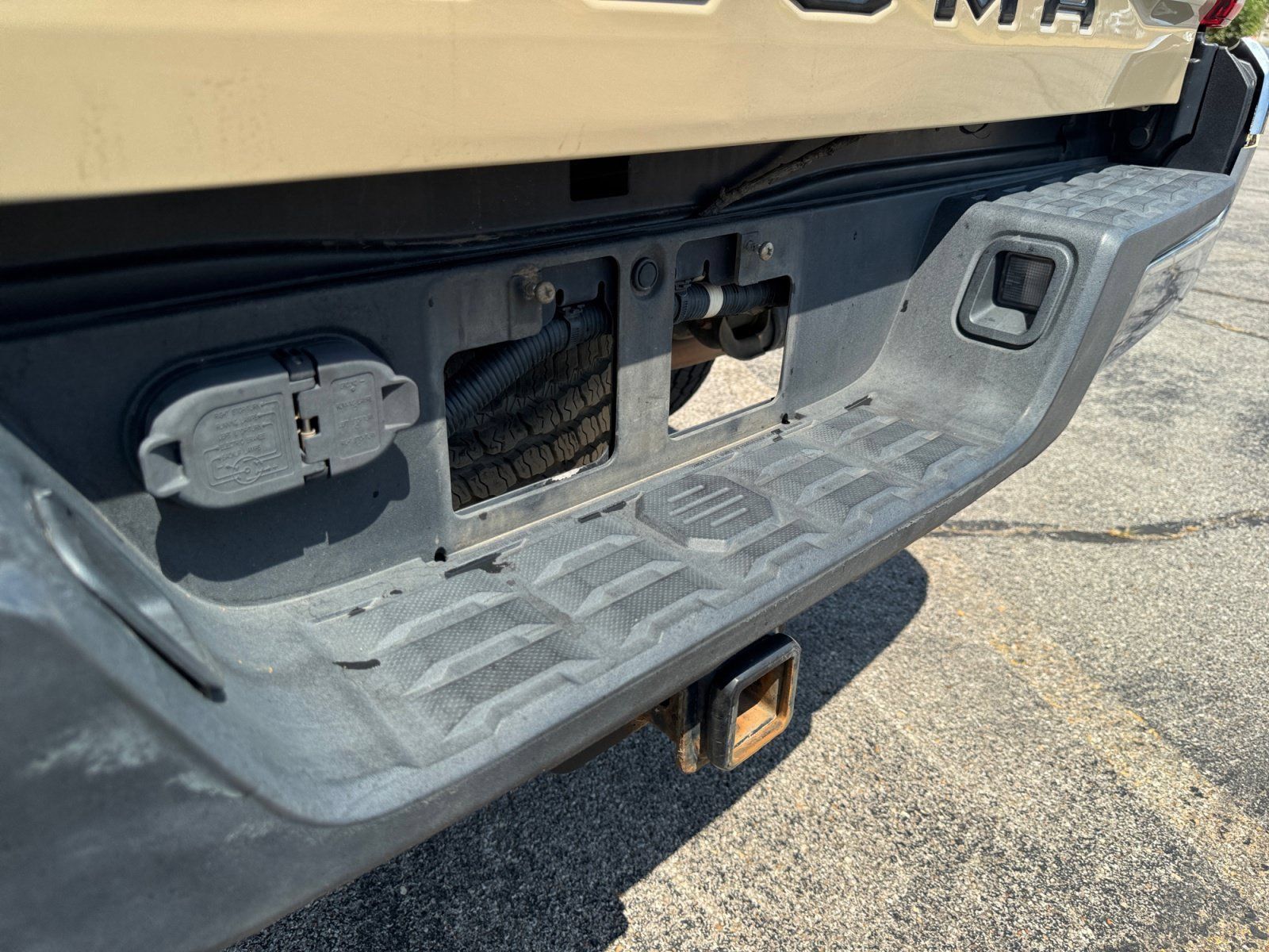 Used 2019 Toyota Tacoma TRD Off-Road AWD/4WD image 16