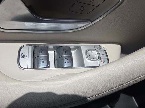 Certified 2025 Mercedes-Benz GLE 350 4MATIC image 33