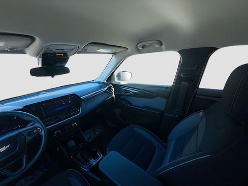 Used 2025 Chevrolet TrailBlazer LS w/ LS Convenience Package image 21