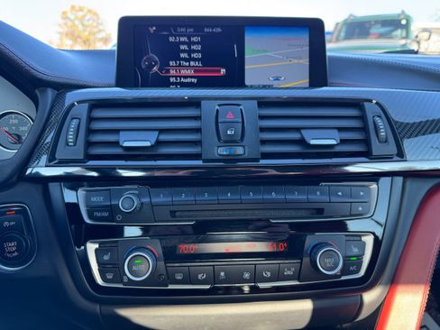 Used 2015 BMW M4 Convertible image 17