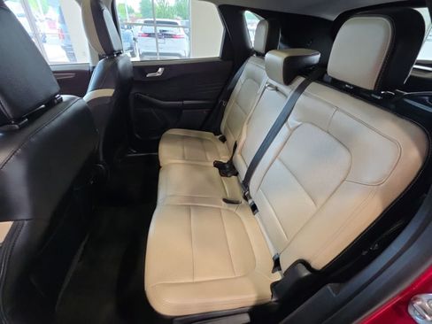 Used 2022 Ford Escape Titanium AWD/4WD image 34