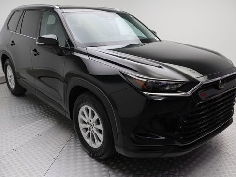 Used 2025 Toyota Grand Highlander FWD image 6