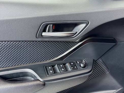 Used 2018 Toyota C-HR XLE FWD image 15