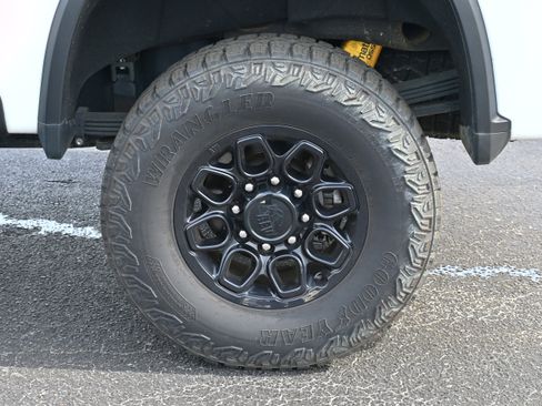 Used 2024 Chevrolet Silverado 2500 ZR2 w/ ZR2 Bison Edition image 39