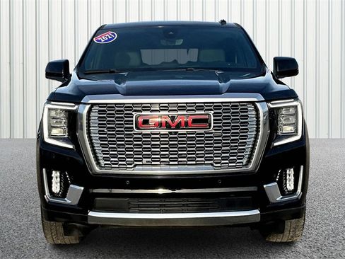Used 2021 GMC Yukon Denali image 2