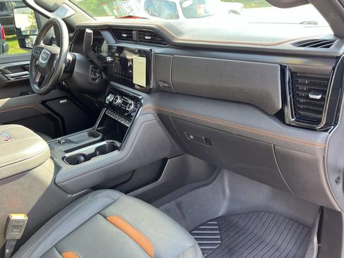 Used 2025 GMC Sierra 3500 AT4 w/ AT4 Premium Plus Package AWD/4WD image 24