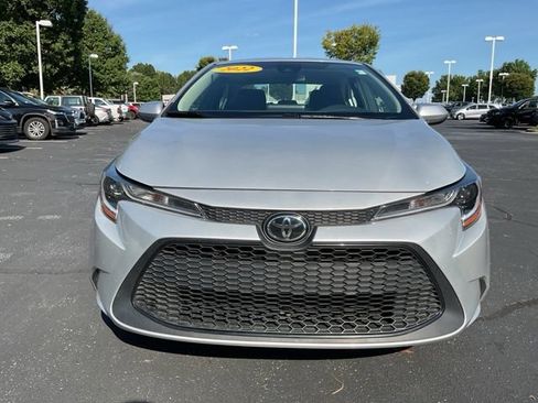 Used 2022 Toyota Corolla LE FWD image 4