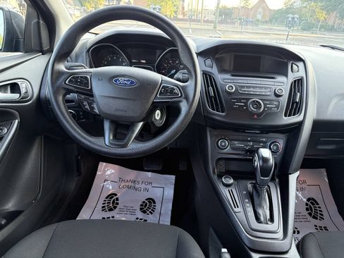 Used 2015 Ford Focus SE FWD image 12