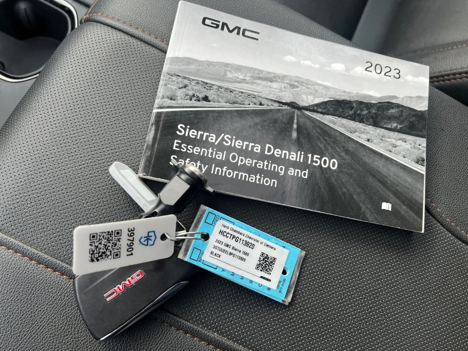 Used 2023 GMC Sierra 1500 AT4 w/ AT4 Premium Package AWD/4WD image 12