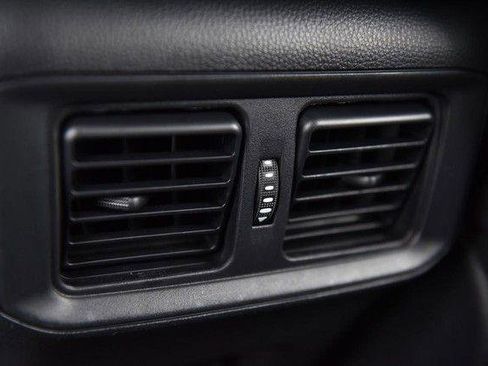 Used 2025 Toyota RAV4 XLE image 22