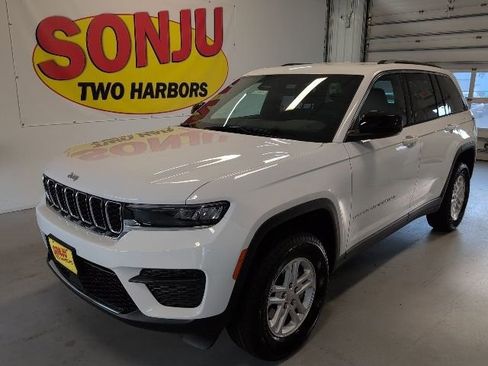 New 2025 Jeep Grand Cherokee Laredo w/ Luxury Tech Group I image 1