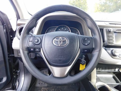 Used 2013 Toyota RAV4 XLE AWD/4WD image 9