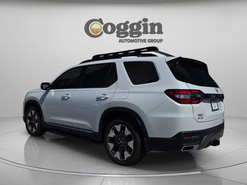 New 2026 Honda Pilot Elite image 3