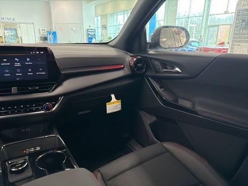 New 2026 Chevrolet Equinox RS w/ LPO, Floor Liner Package FWD image 26