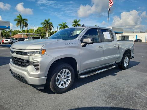 Used 2022 Chevrolet Silverado 1500 RST w/ Convenience Package II AWD/4WD image 2