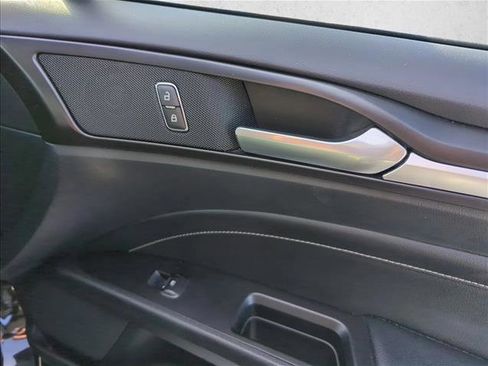 Used 2019 Ford Fusion Titanium FWD image 27