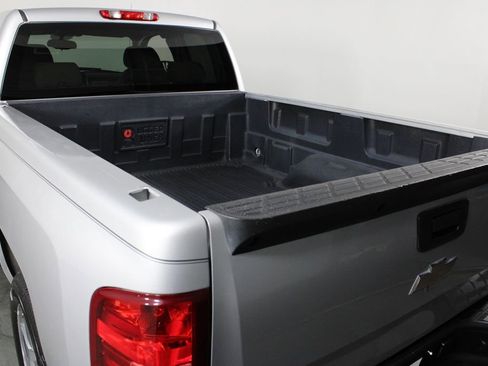 Used 2010 Chevrolet Silverado 1500 LT w/ Regional Value Package image 15