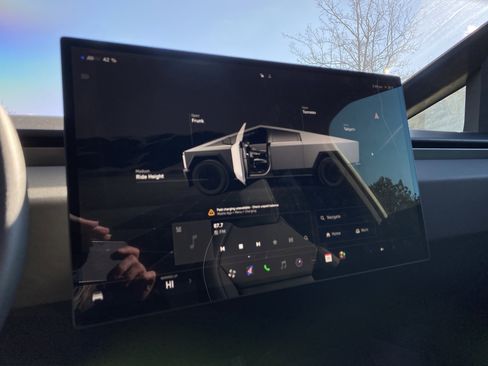 Used 2024 Tesla Cybertruck AWD Crew Cab image 20