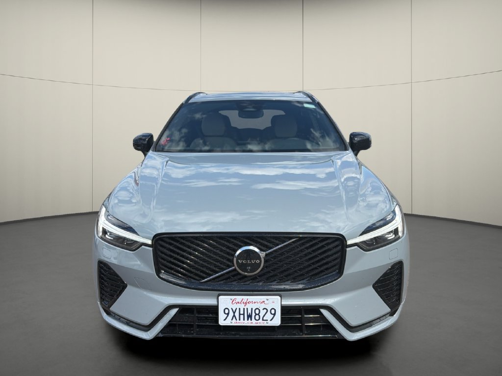 Used 2026 Volvo XC60 B5 Plus AWD/4WD image 2