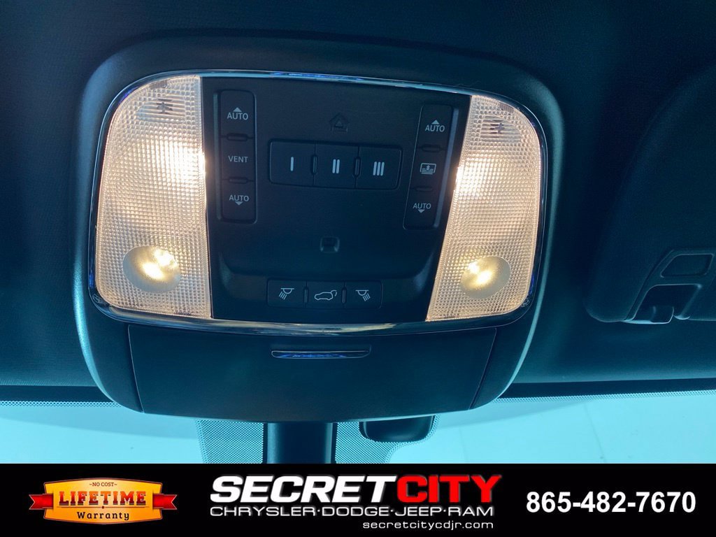 Used 2021 Jeep Grand Cherokee Limited X AWD/4WD image 19