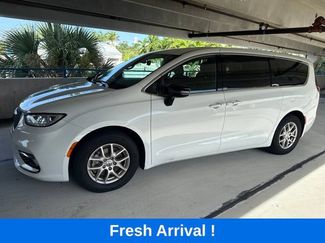Used 2024 Chrysler Pacifica Touring FWD video 1